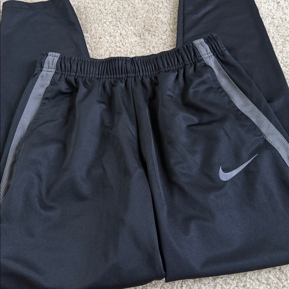 Medium Men’s Nike Pants - Picture 4 of 6